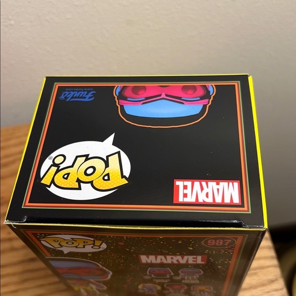 Funko Pop! The Falcon and the Winter Soldier - Captain America Blacklight # 987 - Picture 3 of 5